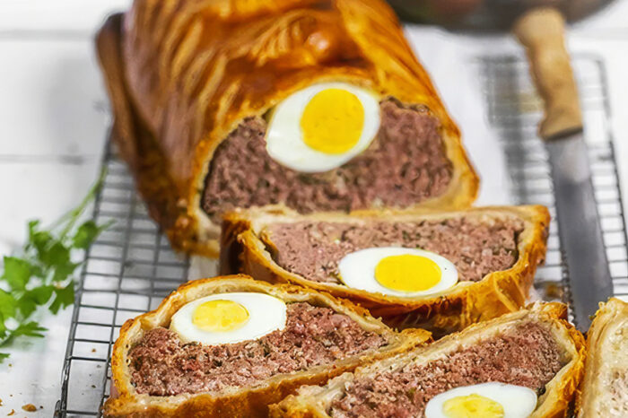 Pâté de Pâques aux oeufs entiers