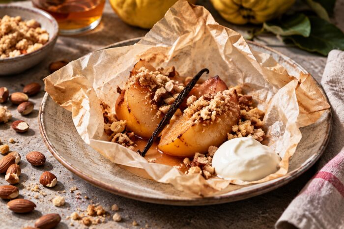 Recette de coings en papillote, miel et crumble aux amandes